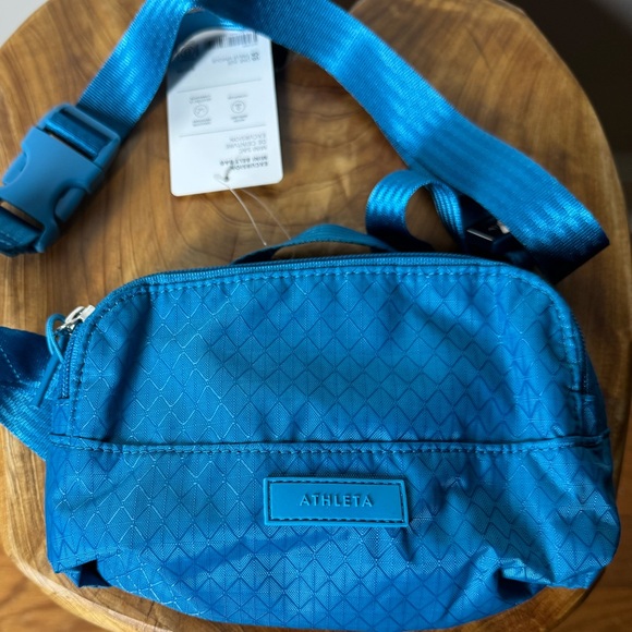 NWT Athleta Excursion Mini Belt Bag Pacific Blue Fanny Pack Crossover - Picture 3 of 6